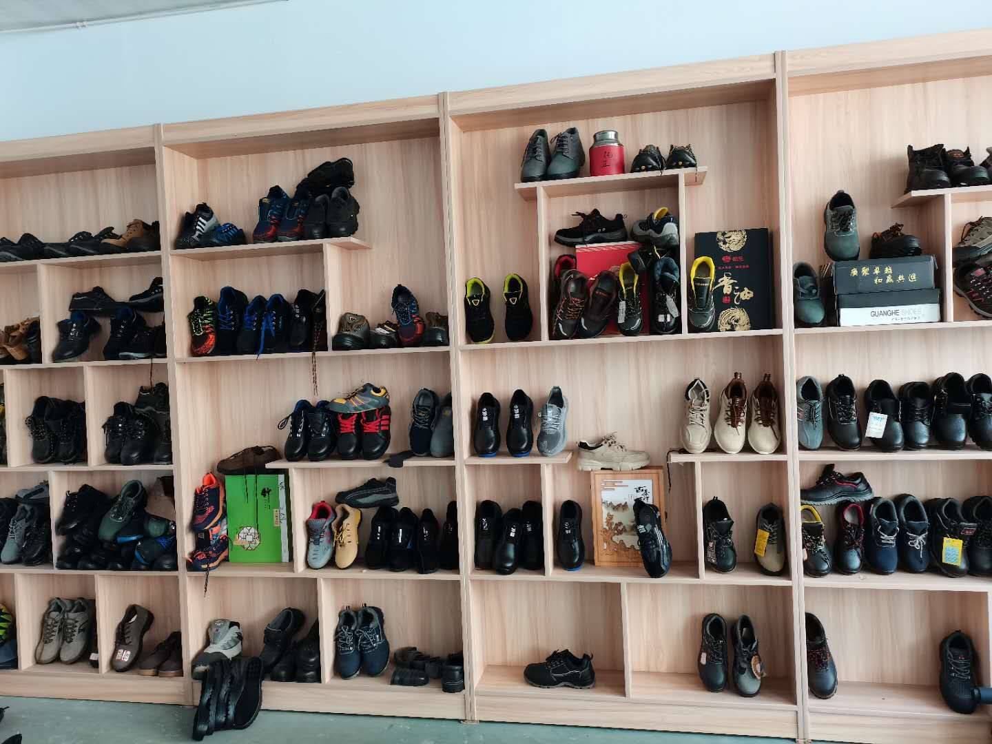 Safety Footwear Sample Showroom (169+ Active SKUs)